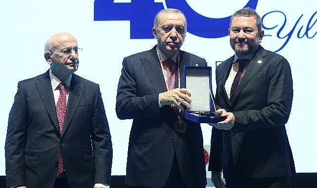 Cumhurbaşkanı Erdoğan’dan Nazım Torbaoğlu’na Vefa Plaketi
