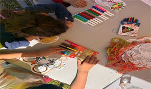 23 Nisan coşkusu gezici sahne ile ilçelere taşındı