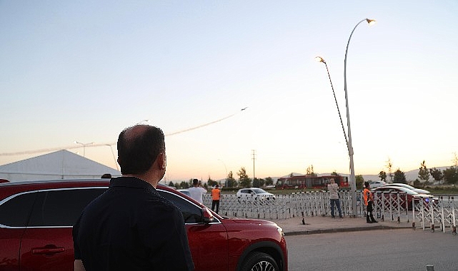 Başkan Altay, Konya Bilim Festivali’nde Türk Yıldızları’nın Muhteşem Gösterisini Vatandaşla Birlikte İzledi