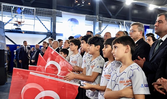 İBB’den Eğitime Bir Yatırım Daha: Zeytinburnu Merkezefendi Anadolu İmam Hatip Lisesi Spor Salonu Açıldı