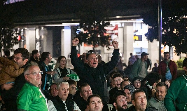 Osmangazi Meydanı’nda Yeşil-Beyaz Coşku